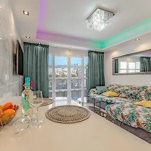 beautiful-deluxe-apartment-sun-and-sea.in-canary-islands.com/